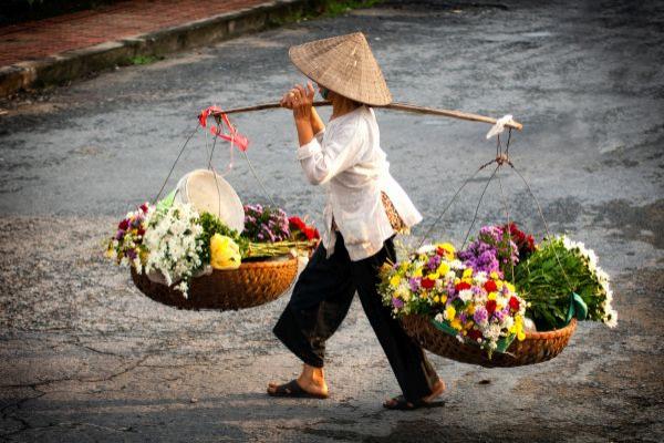 Prodejkyne kvetin ve Vietnamu